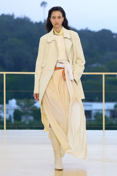Look 1
